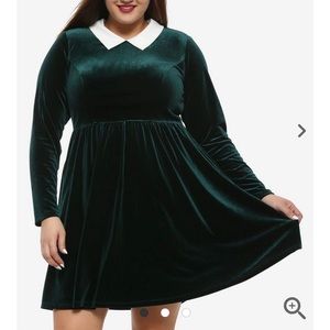 HOT TOPIC Emerald Green Collared Velvet Long-Sleeve Dress Plus Size